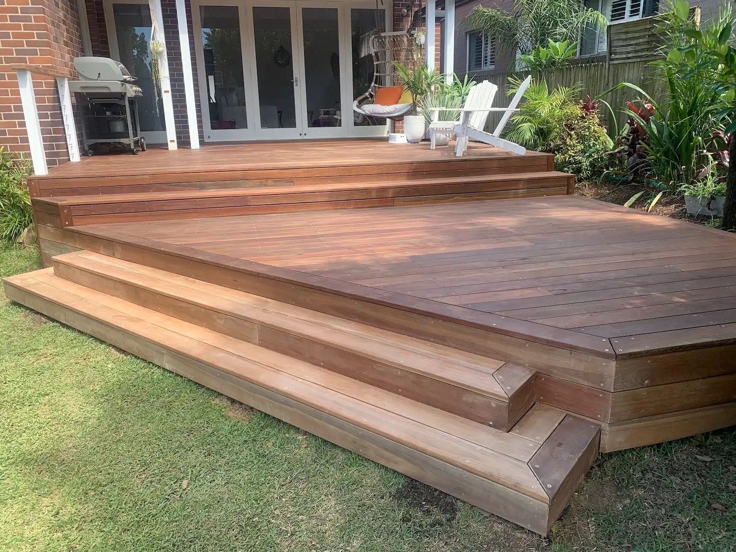 5 Benefits of Choosing Composite Decking Over Timber Decking