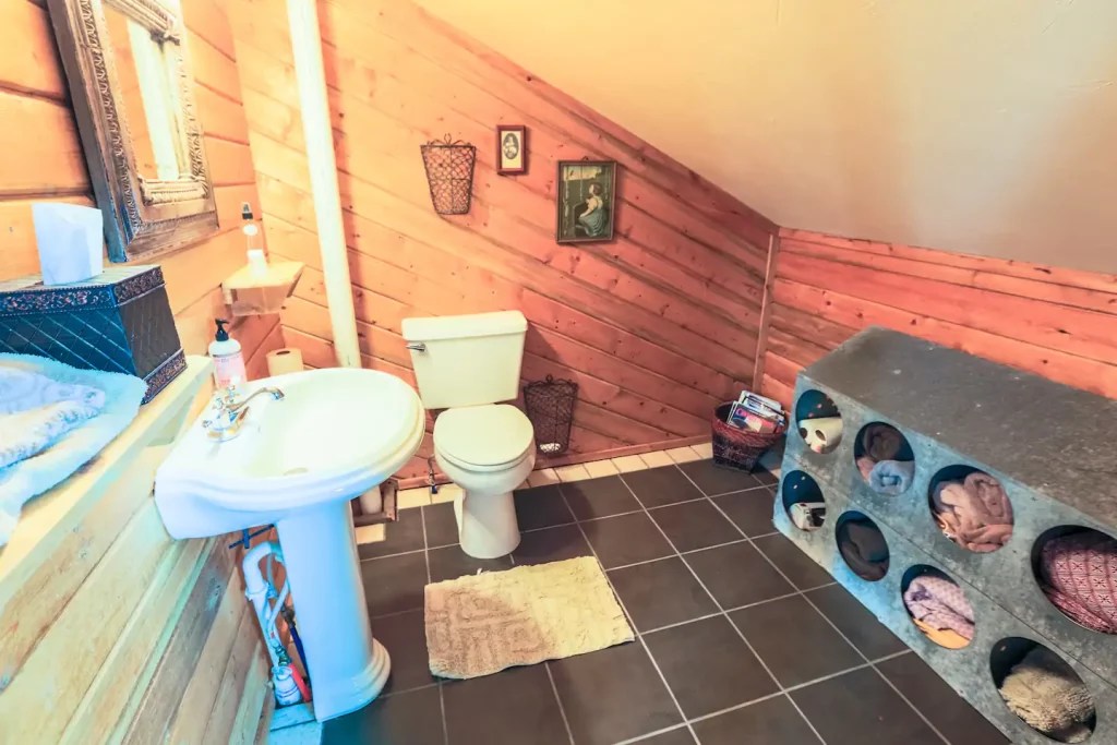 Lost Antler Cabin A Rustic Retreat Amidst Nature's Embrace Finest Cabins