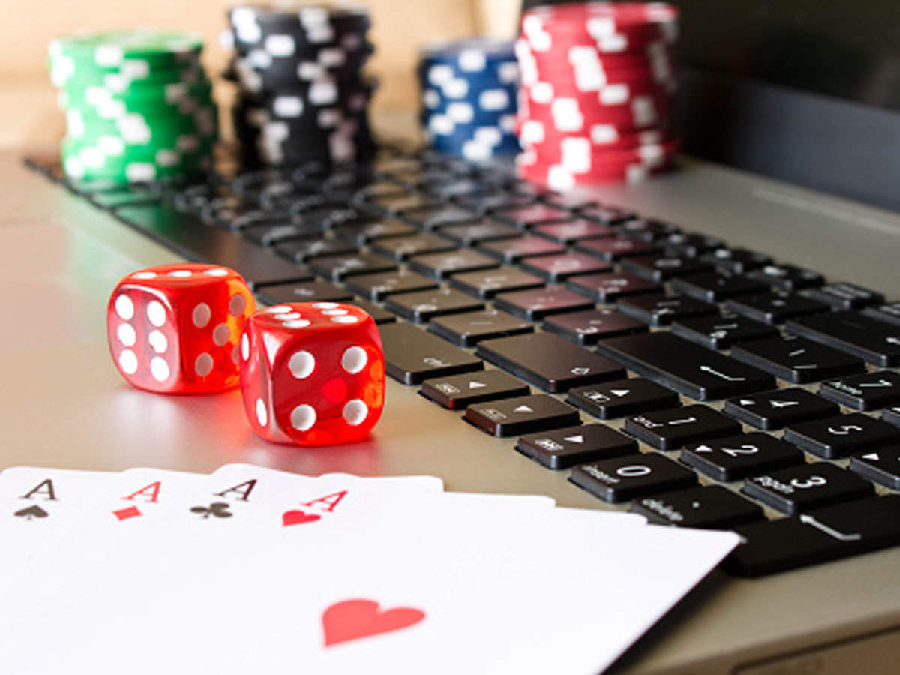 Pros and Cons of Playing Poker Online Finest Ego