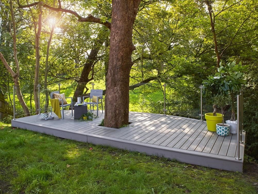 5 Things to Consider Before Building a Deck Around A Tree