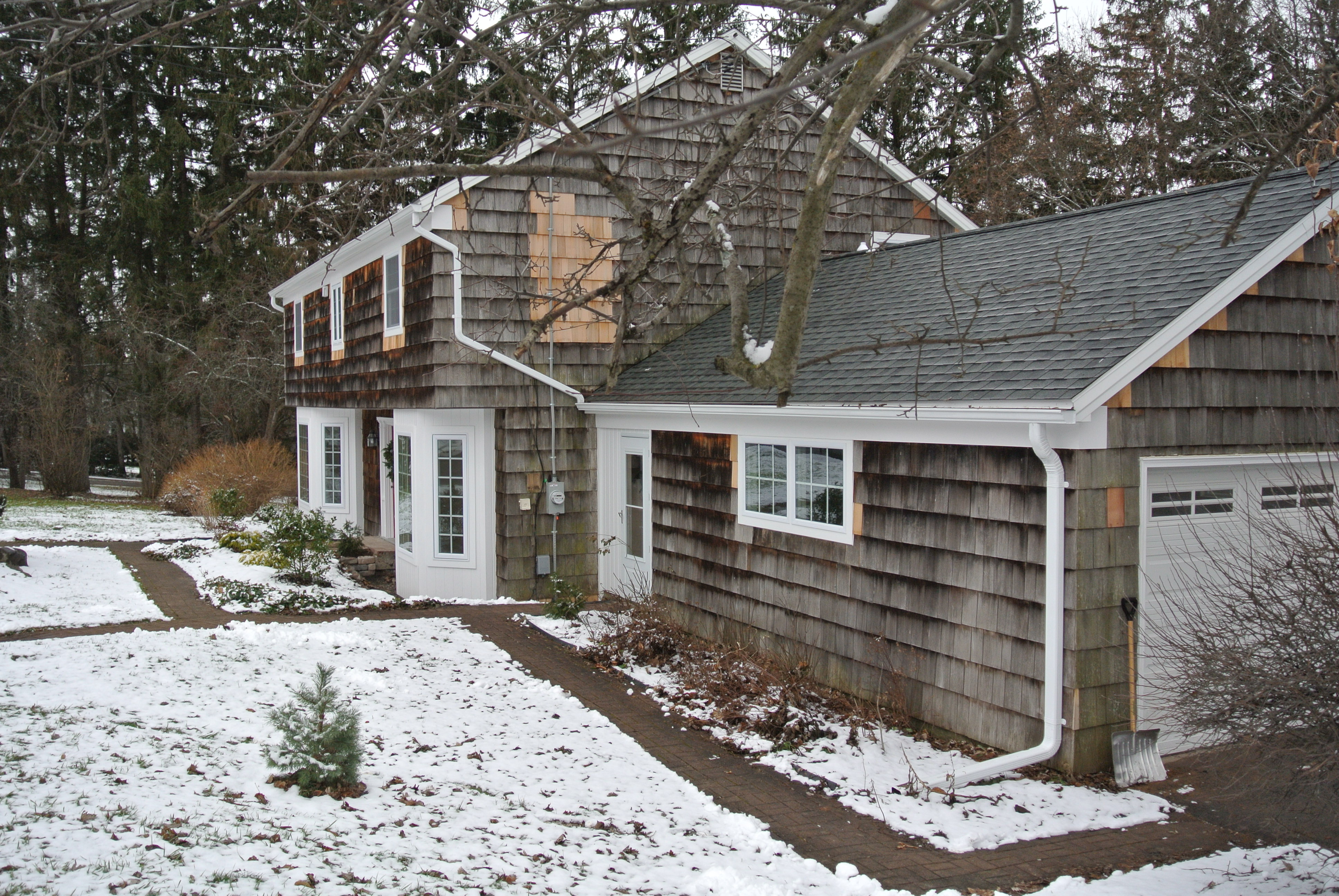 frontnorth Lake and Village Realty LLC