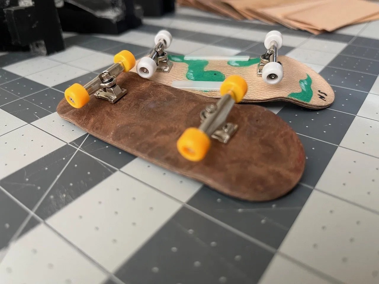 Finger Parks Fingerboards and Finger Skateparks