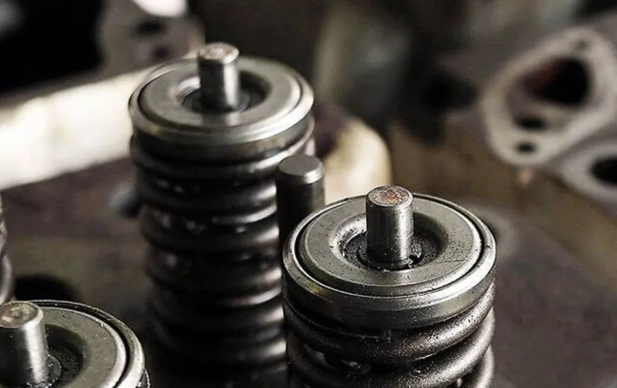 Finora: Valve Cleaning for Engine Performance Boost