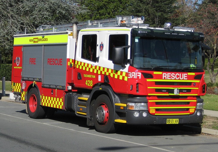 Fire Engines Photos - NSWFB Queanbeyan 428, Scania P310 ...