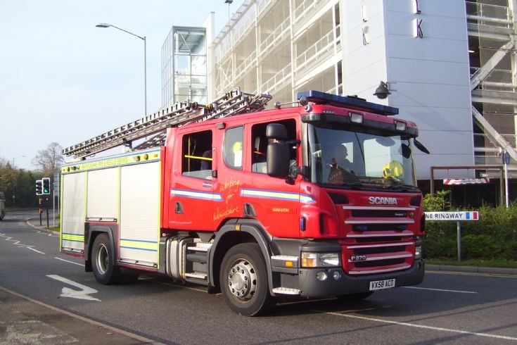 Fire Engines Photos - Warwickshire Scania P270/Emergency ...