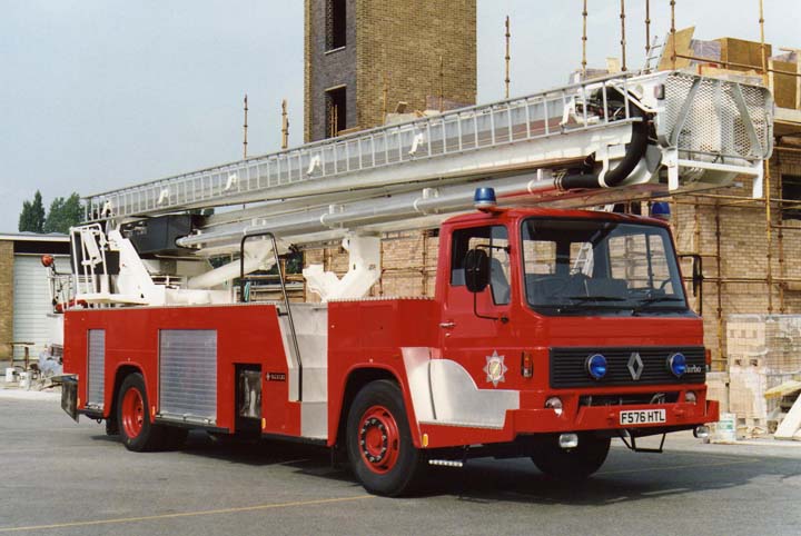 Fire Engines Photos - Lincolnshire Simon Snorkel