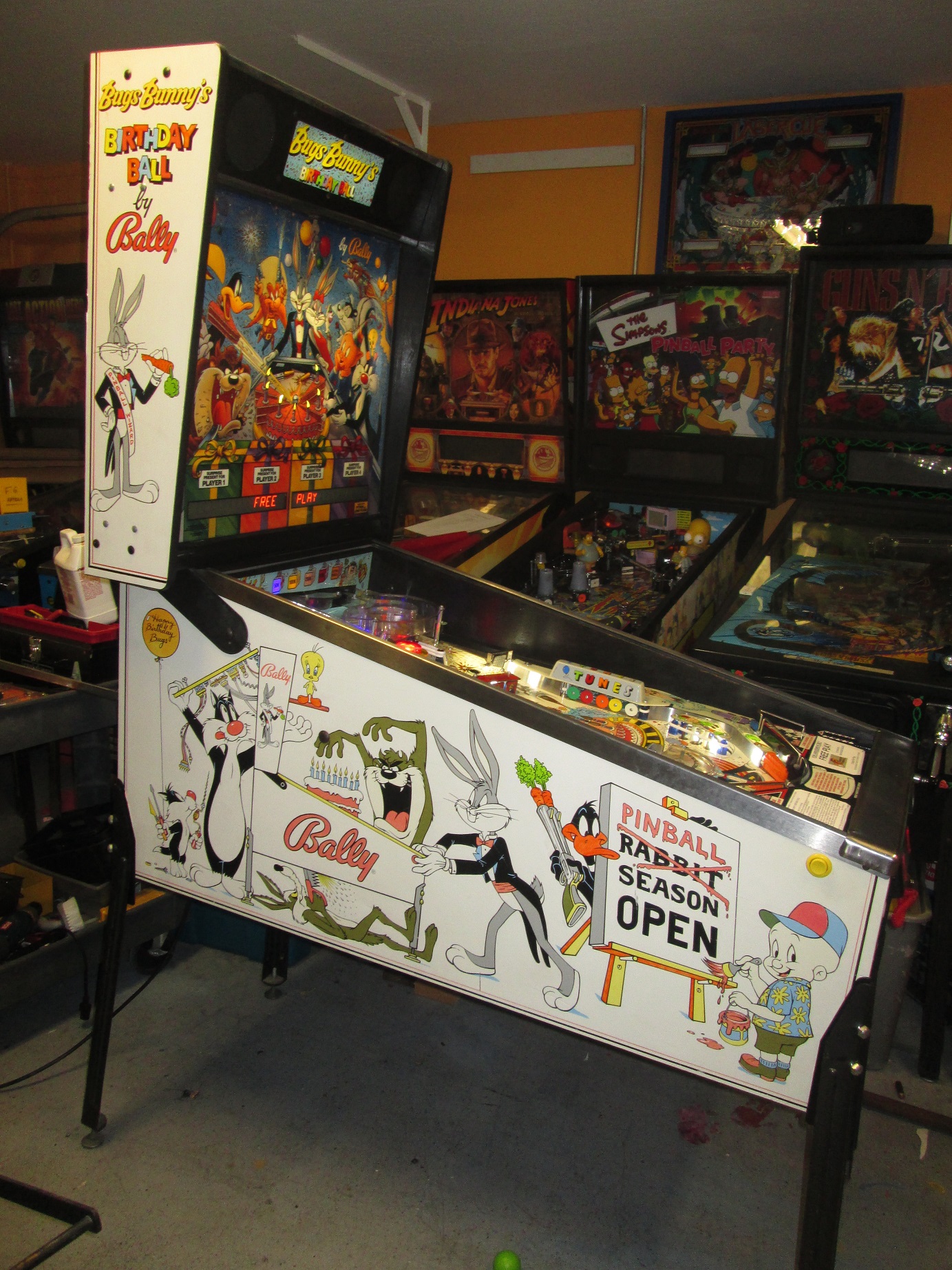 Bugs Bunny’s Birthday Ball is Beautiful Firebird Pinball Phoenix