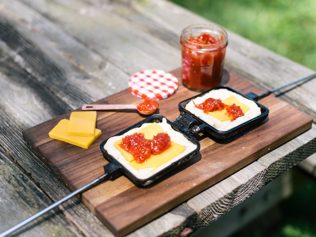 The 6 Best Pie Irons for 2021 The Fire Pit Zone