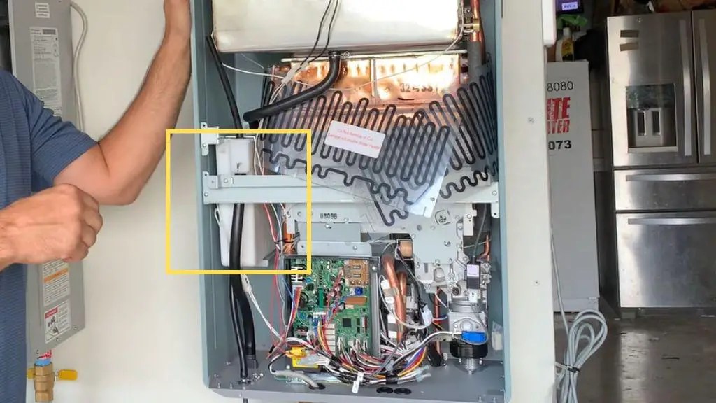 Rheem Tankless Water Heater Code 29 [Why+ How To Fix] FireplaceHubs