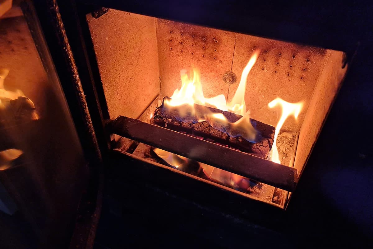 Firelogs (Explained & Tested) Fireplace Universe