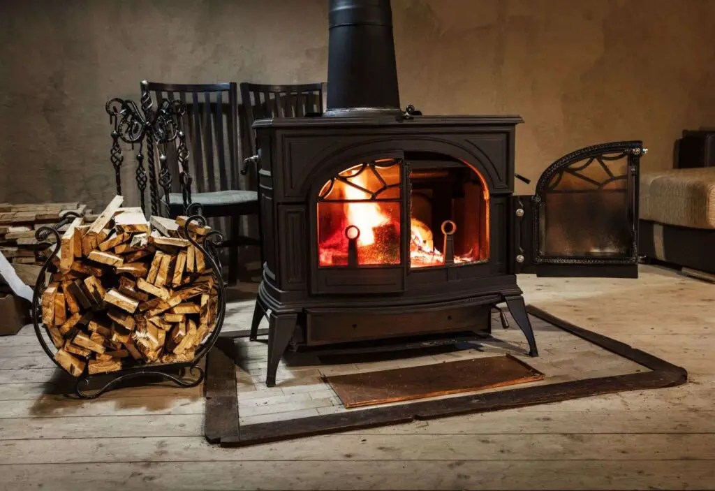 How does a wood stove works? Find out the answer here!