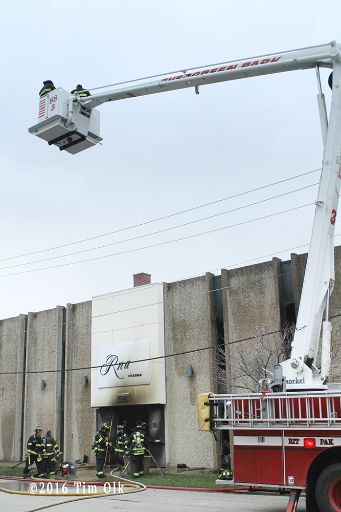 Warehouse fire in Blue Island, IL January 15, 2016