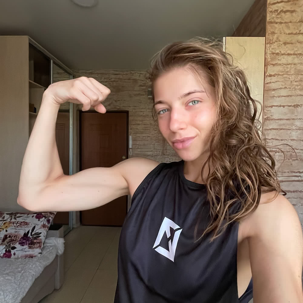 Exclusive Media of Anna (firmflexing)