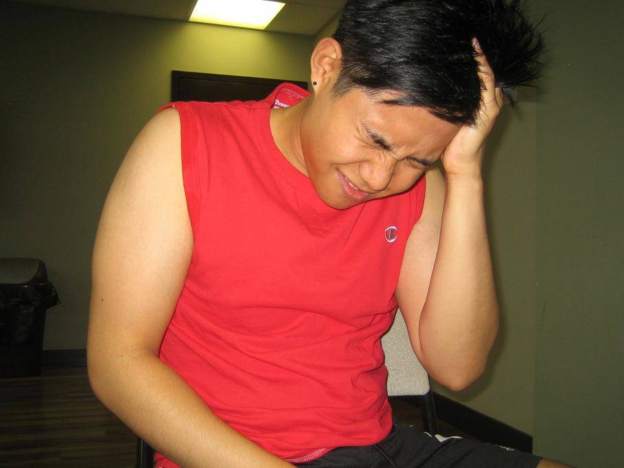 What are the signs of a dog bite infection?