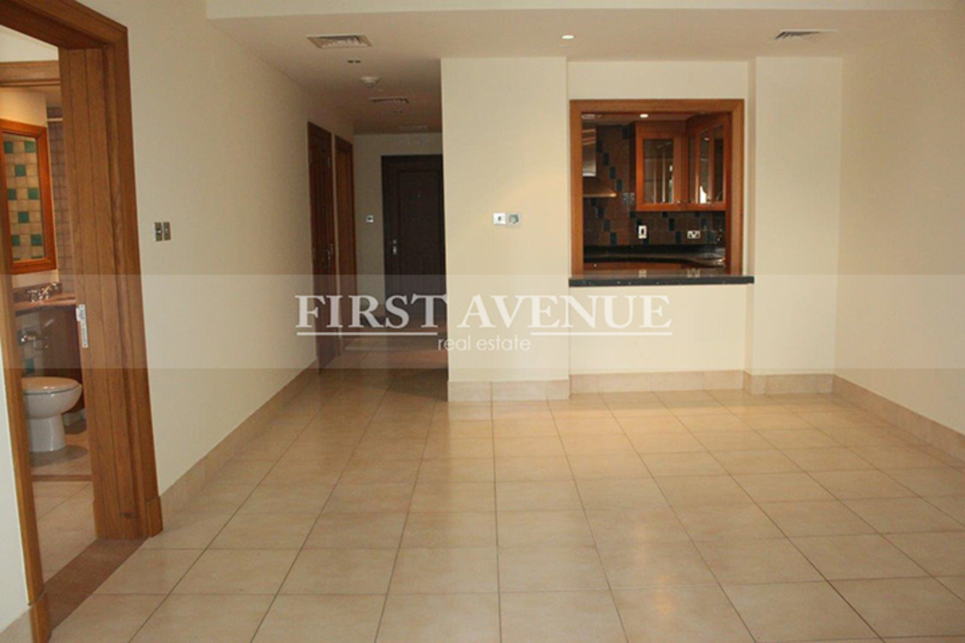 Beautiful & Spacious 2 Bed Apt in Old Town First Avenue Real Estate