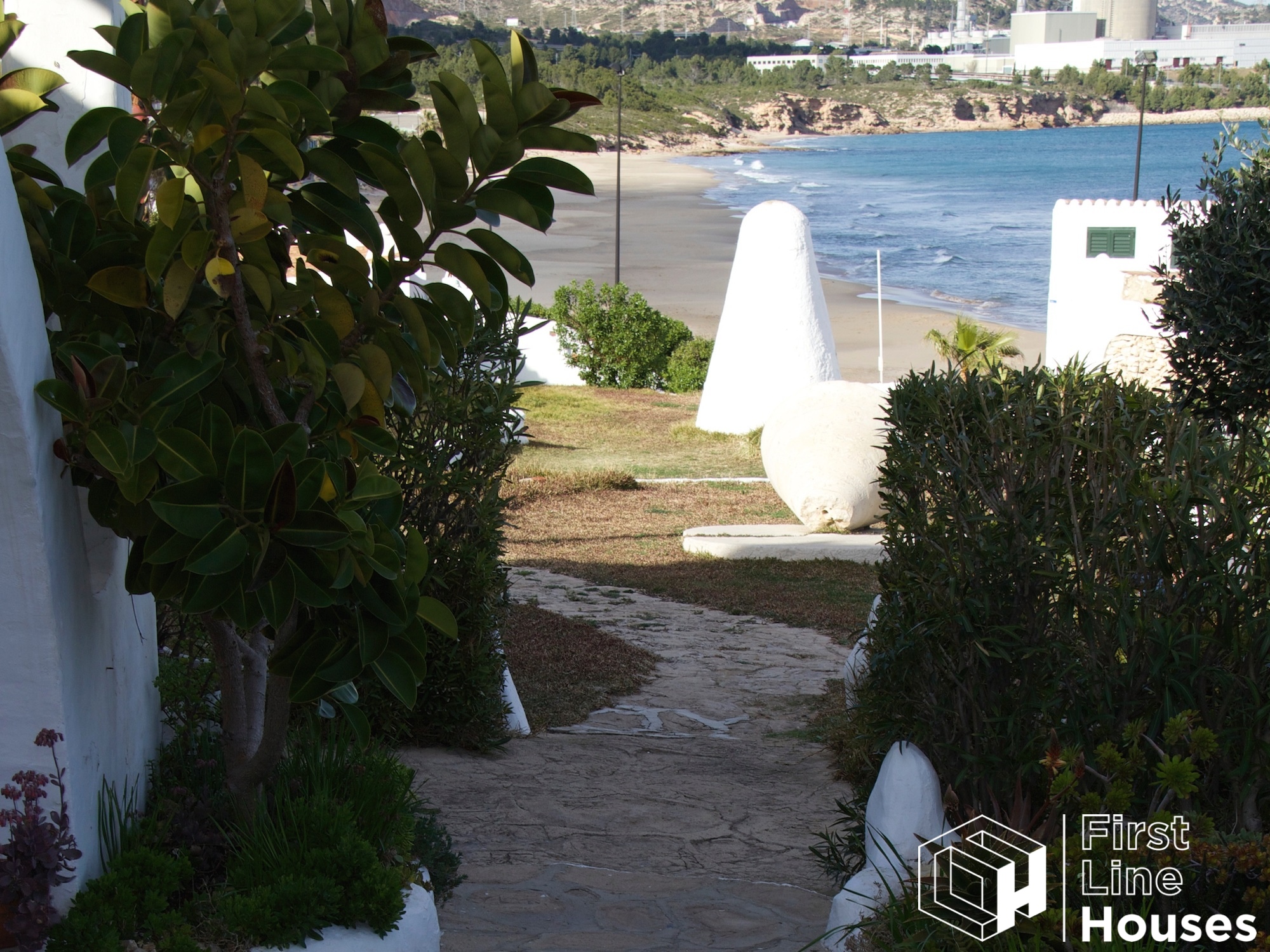 vakantiehuis aan het strand te koop First Line Houses