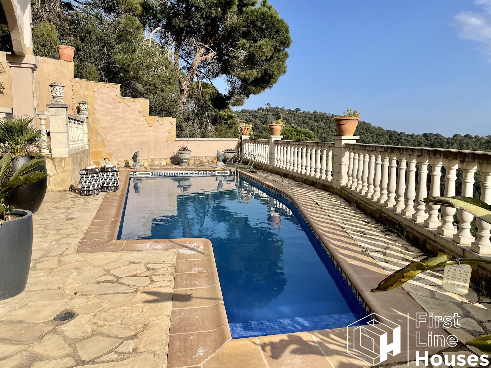 Fantastic home to buy near Lloret de Mar with panoramic sea view