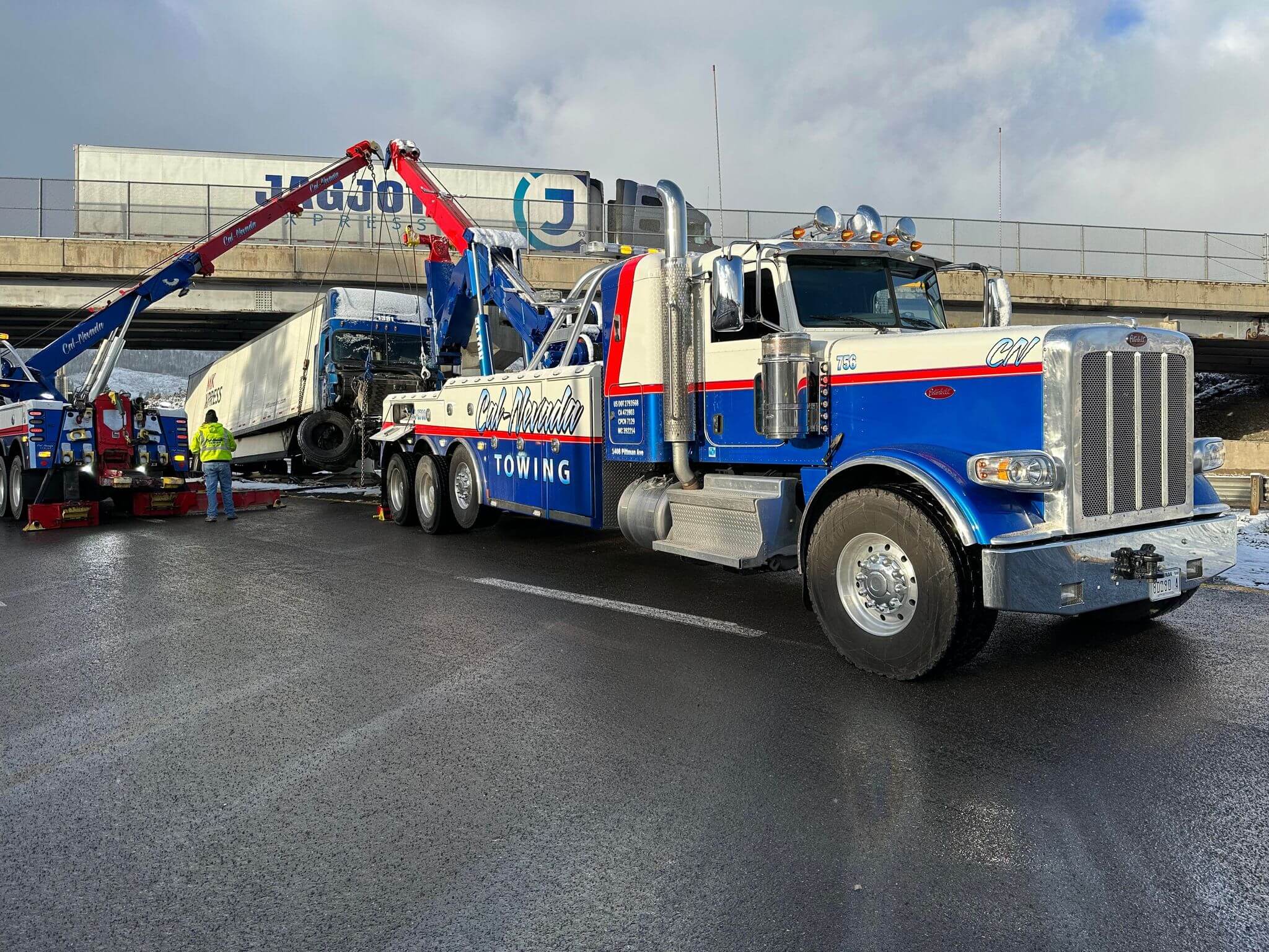 24Hour Towing and Roadside Services FirstLine Road Solutions