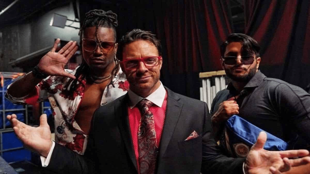 WWE offers refunds to fans after "Roman Reigns or Seth Rollins level