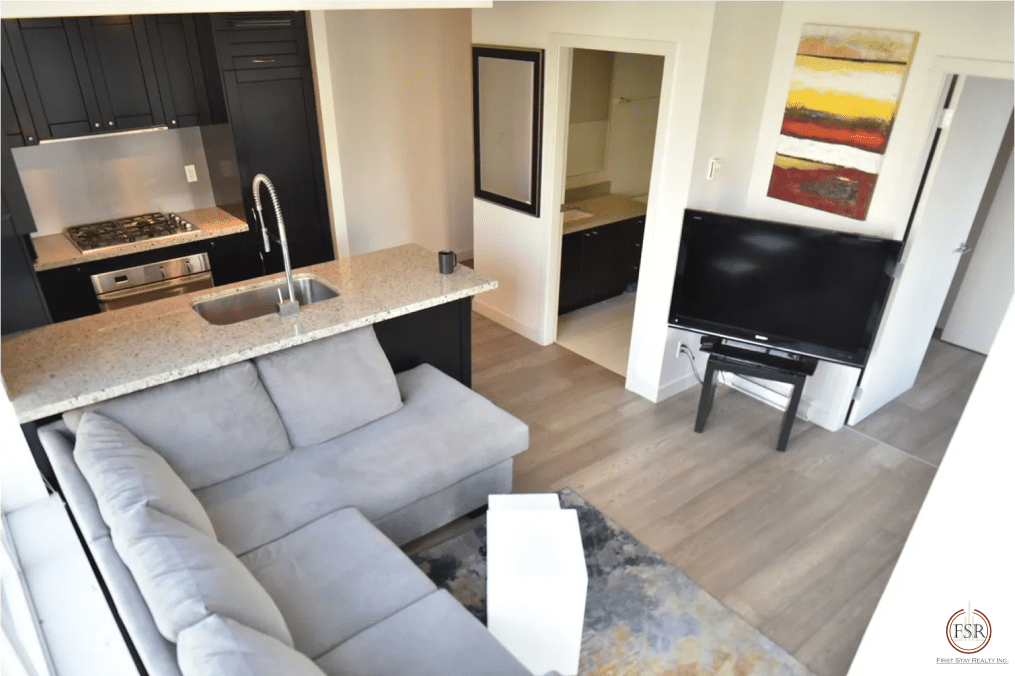Modern stylish apartment Unfurnished 1 bedroom 1 bathroom with den in