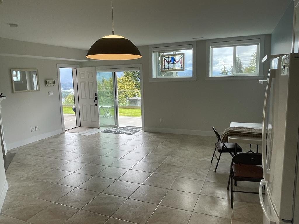 Ground Level Suite in a Beautiful Home in the Neighborhood Of Capitol