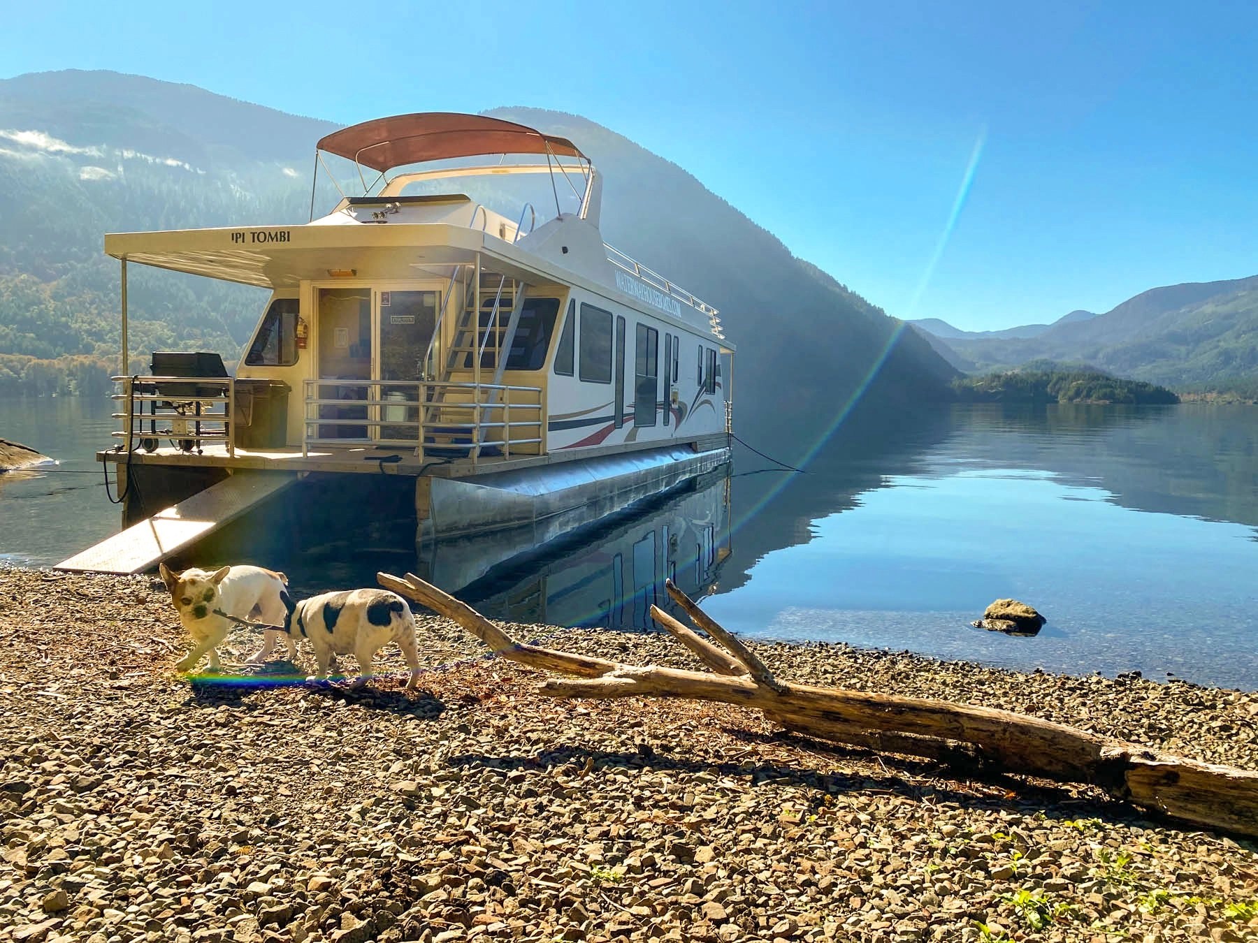 Houseboats Fish & Duck Resort