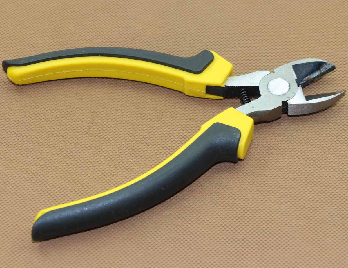 ZLJC55 1pc Vise Grip 6Inch Diagonal Cutting Plier red and black Pliers