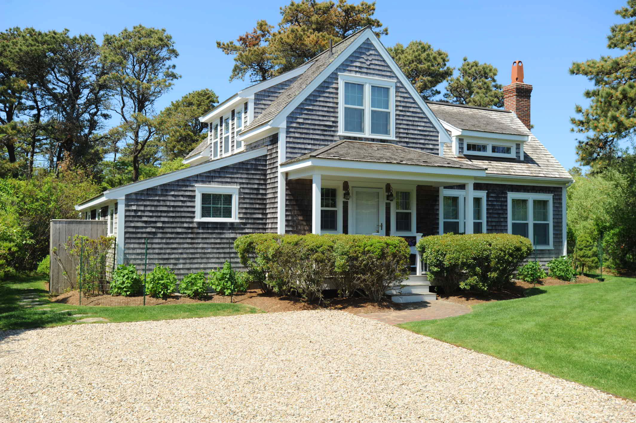 Stunning House + Storybook Cottage at 2 Drew Lane