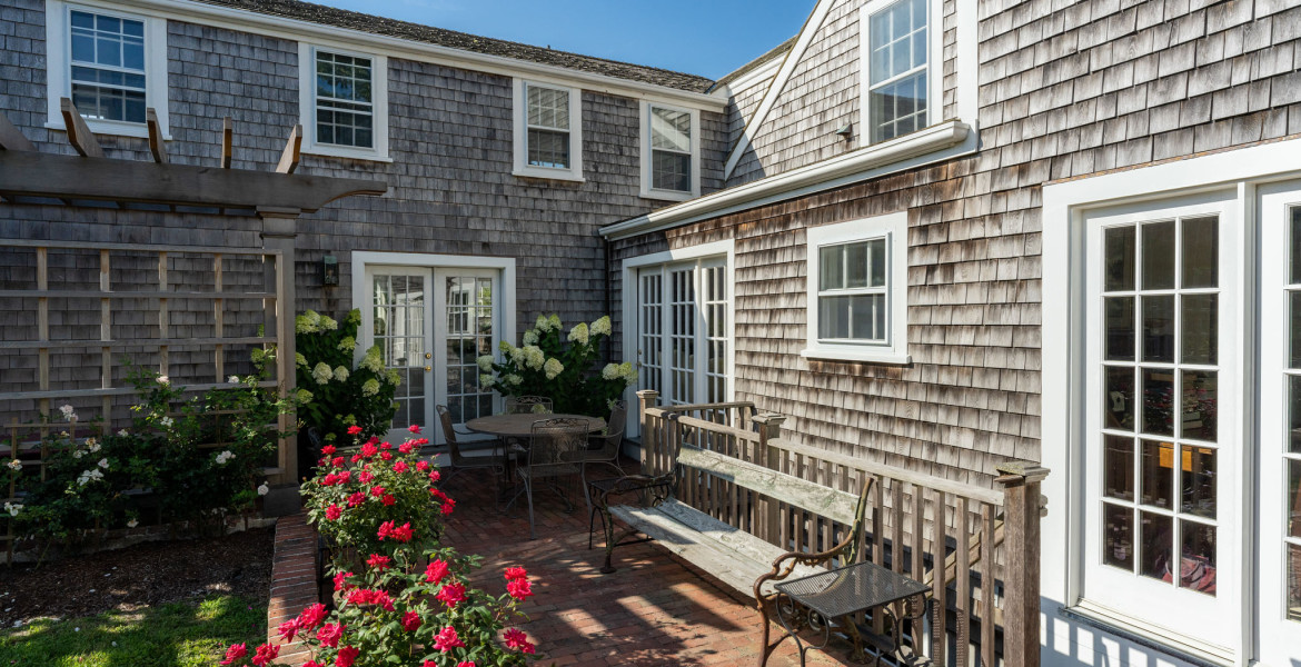 Town 20 Cliff Road Fisher Real Estate Nantucket