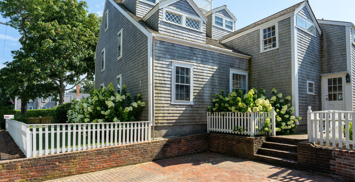 Town 20 Cliff Road Fisher Real Estate Nantucket