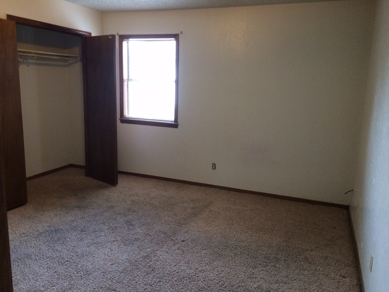 Available NOW 517 A Street NW, Jamestown Apts Fisher Properties