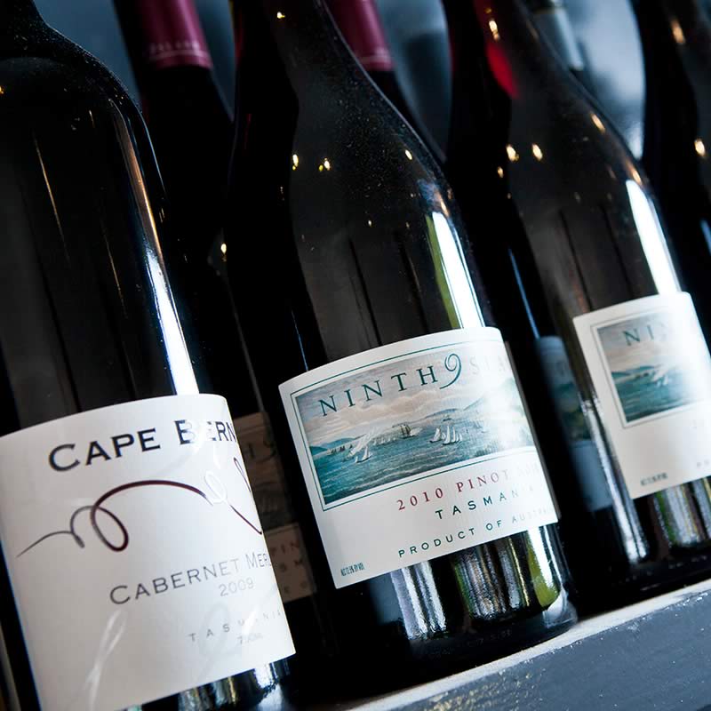 Fish Frenzy, Hobart Tasmania Seafood restaurant serving fish & chips, salad and hot chowder on