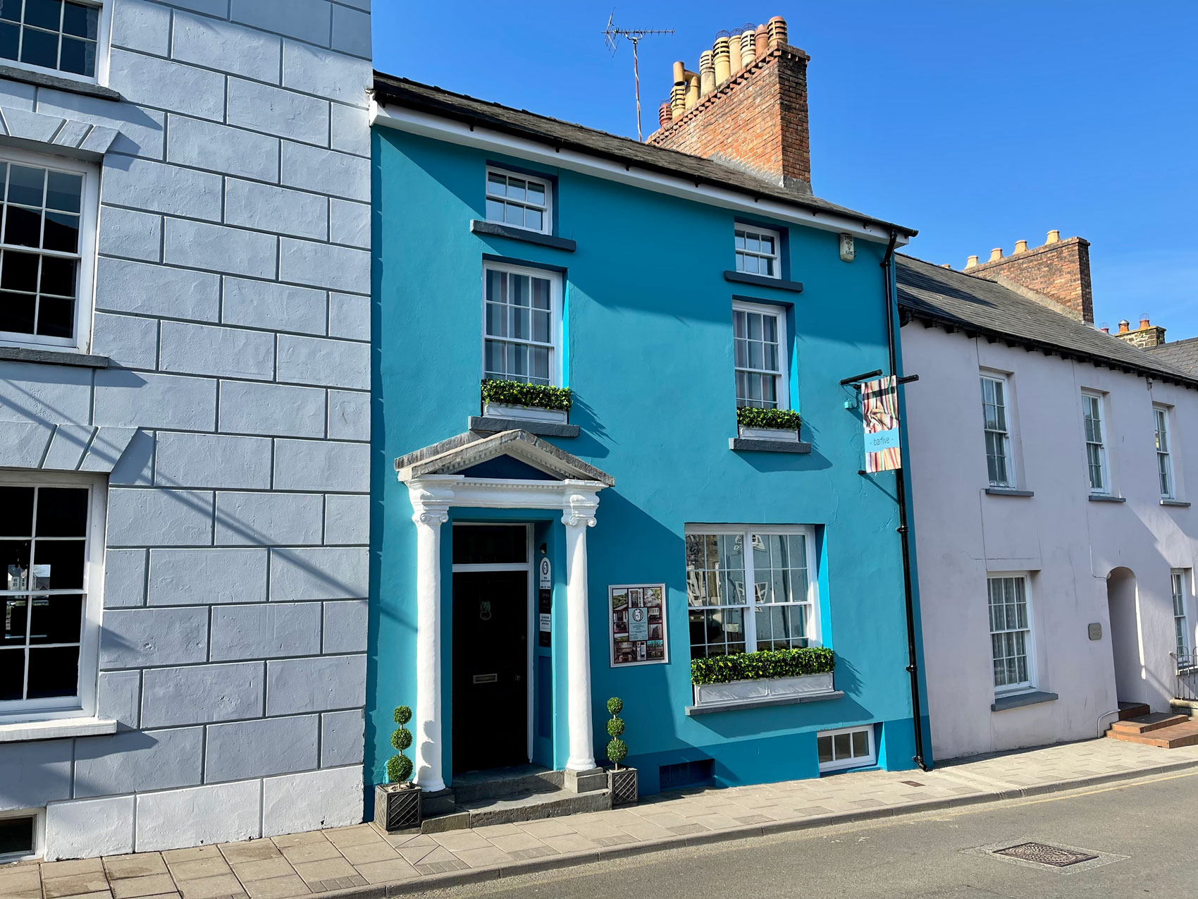 5_Main_Street_Fishguard_exterior_front_Barfive