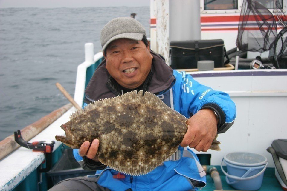 【ヒラメの船釣りが激アツ】爆釣必至の釣り方・仕掛け・ポイントを釣行レポートをまじえて大公開！さらに人気釣り船のお得