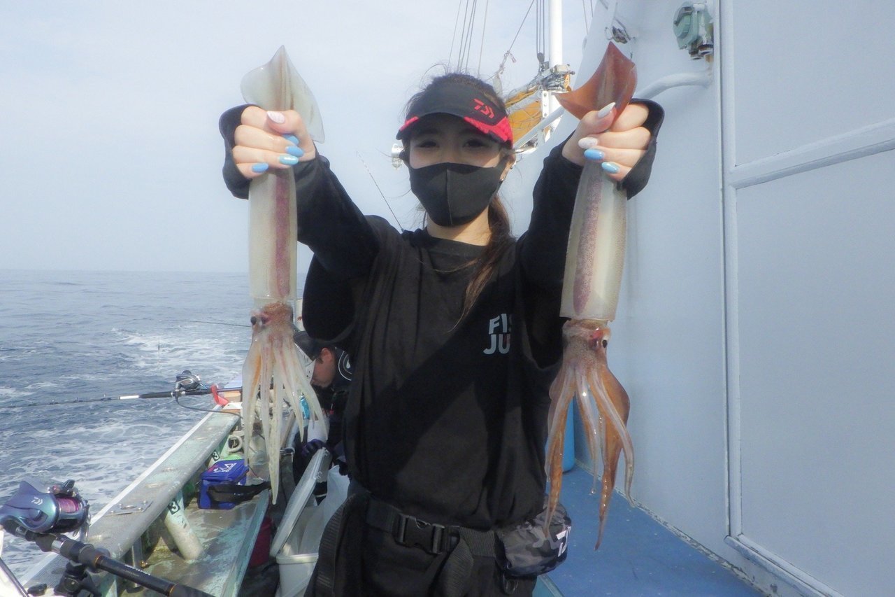 イカ釣行に必須のリチウムイオンバッテリーとは？ベストシーズン スルメイカの釣り方や美味しい食べ方まで大公開！