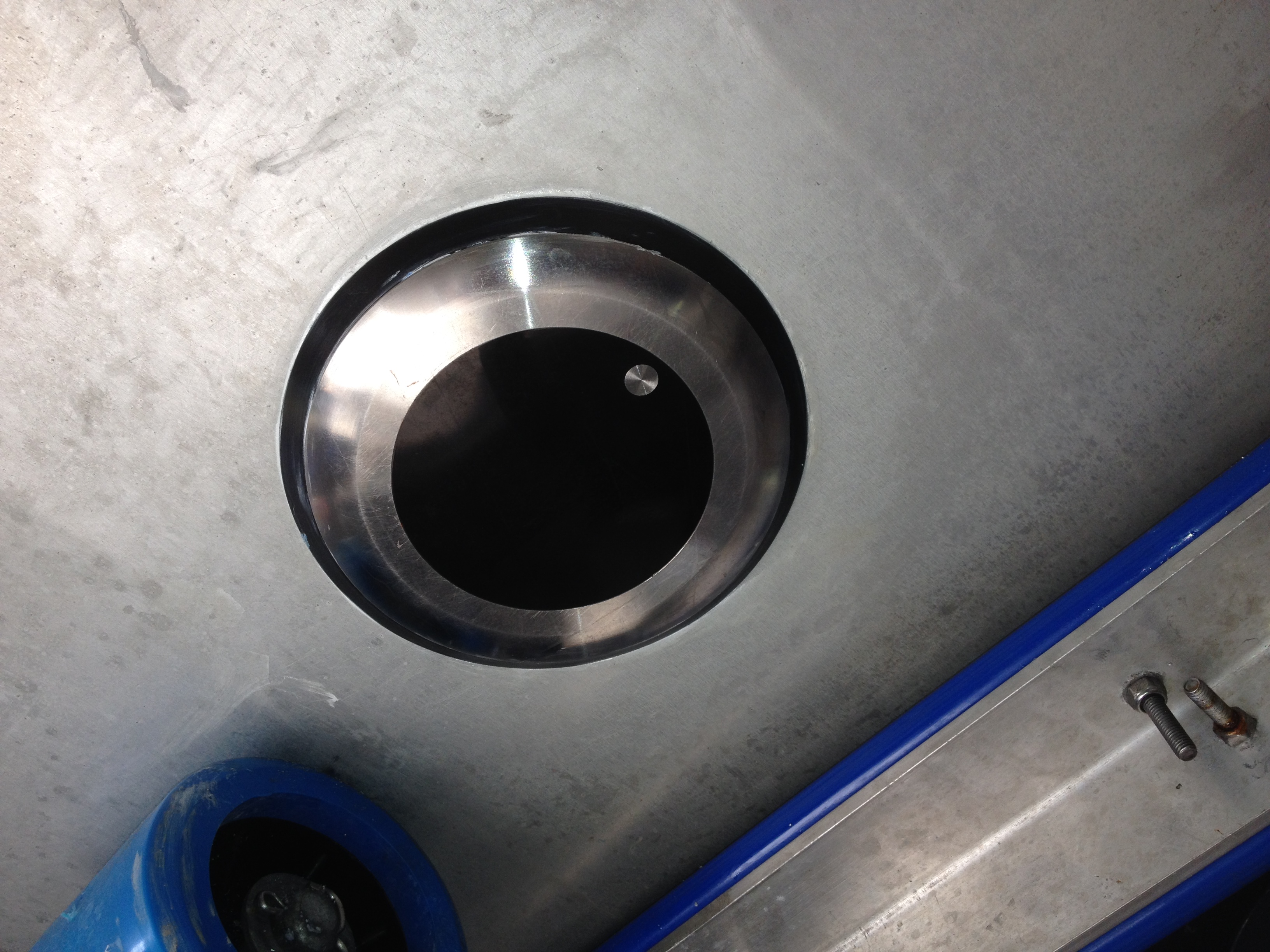 Installing Airmar Ss264 50Khz And 200Khz 1Kw Thru Hull Transducers | Fishing - Fishwrecked.com - Fishing Wa. Fishing Photos & Videos