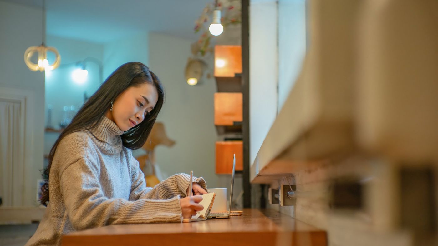 Writing Therapy What It Is, Exercises, and Prompts