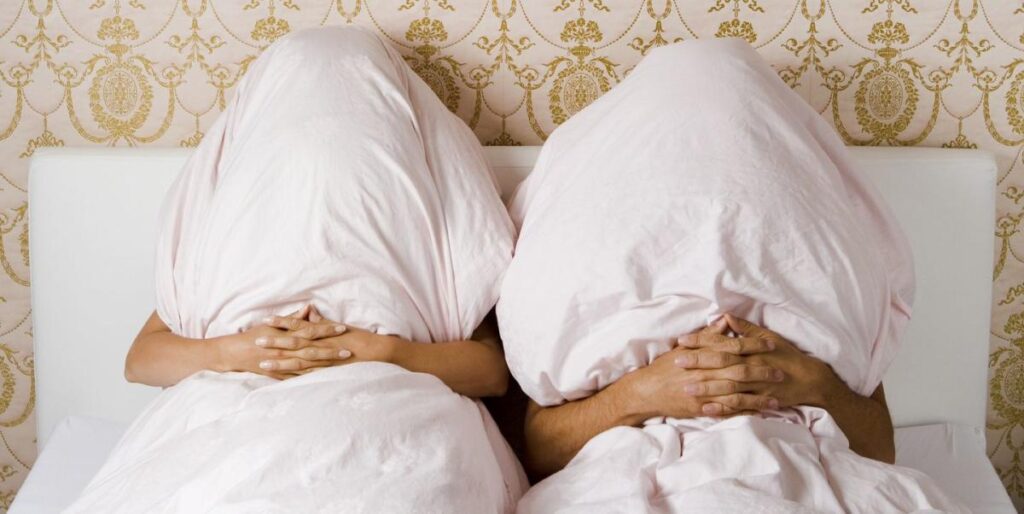 Why Top Sheets Aren't Being Used on Beds Anymore The Best Media