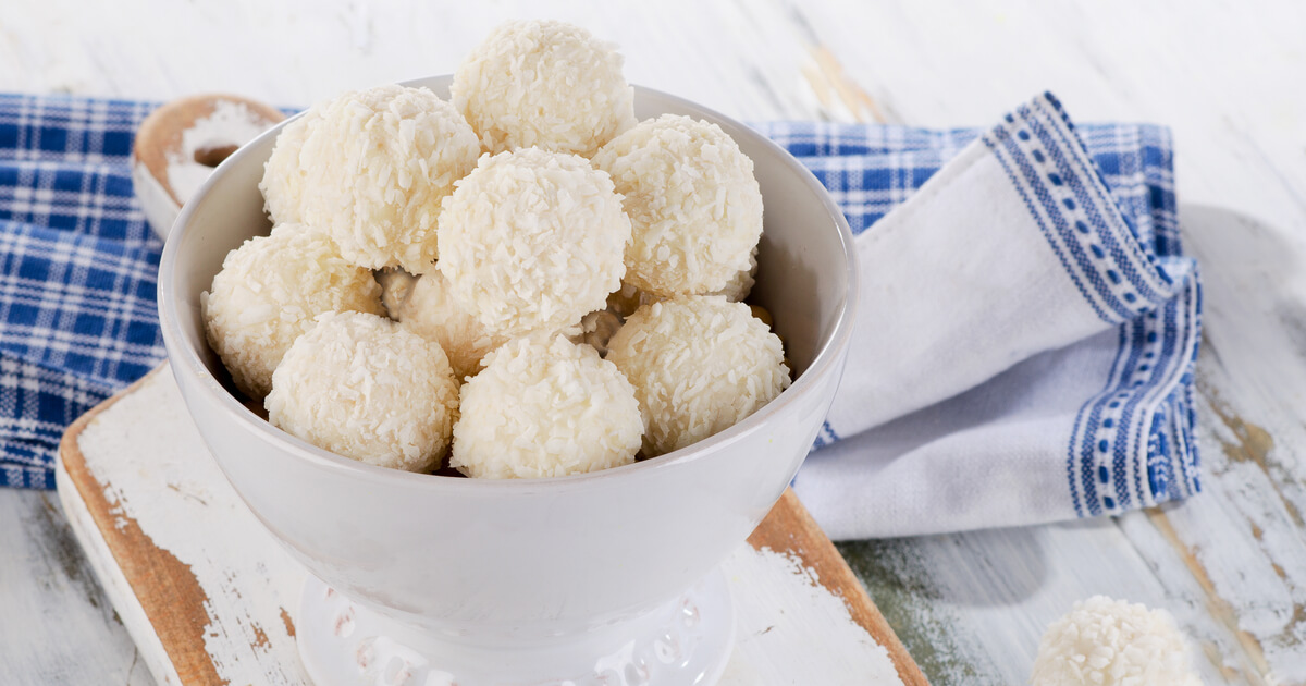 Low Carb Raffaelo Rezept Traumhafte Kokos Kugeln ohne Kohlenhydrate