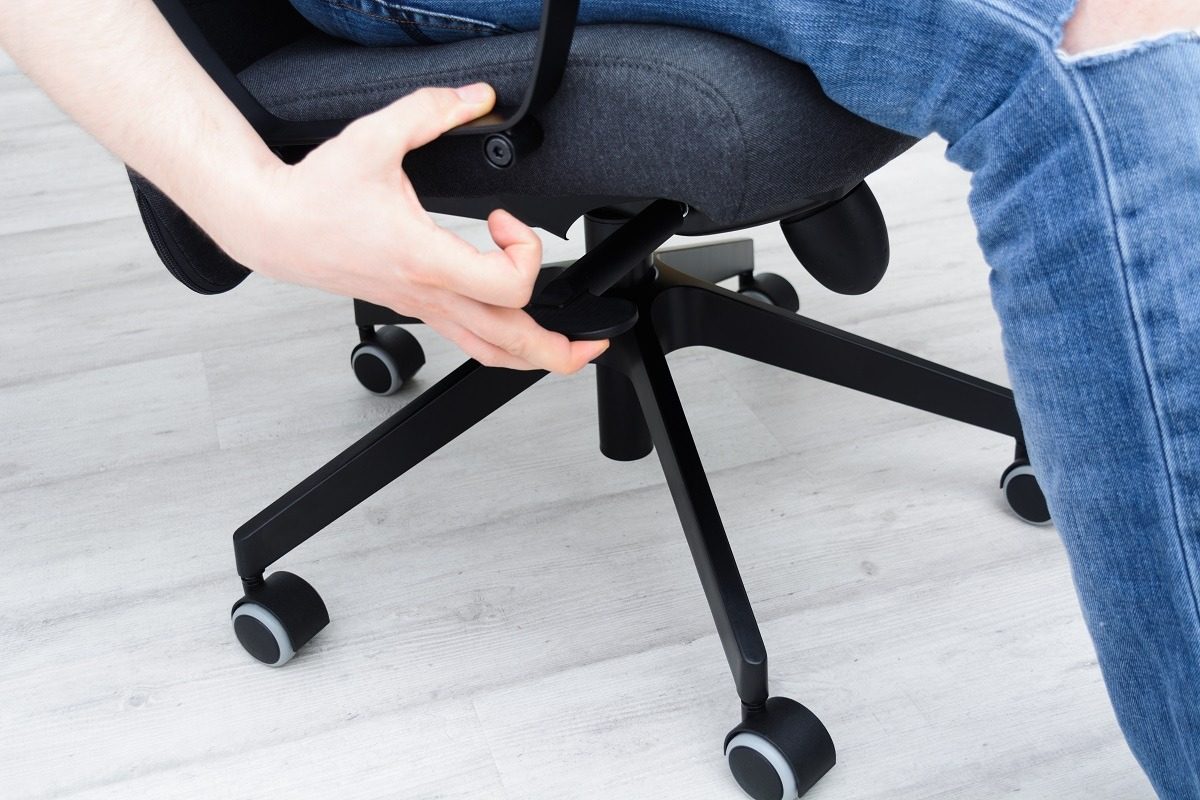 How to Fix a Wobbly Office Chair? 8 Basic Steps