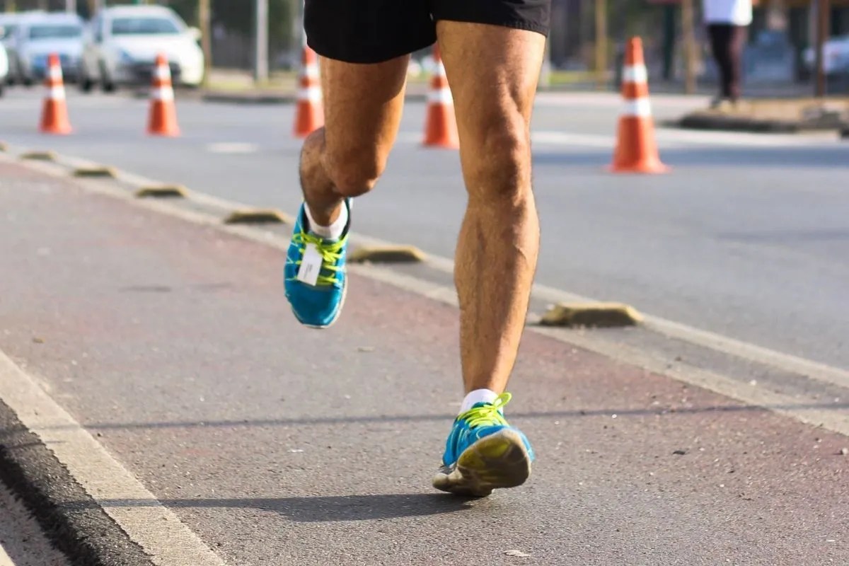 Best Running Shoes for Heel Strike Runners Fitwins