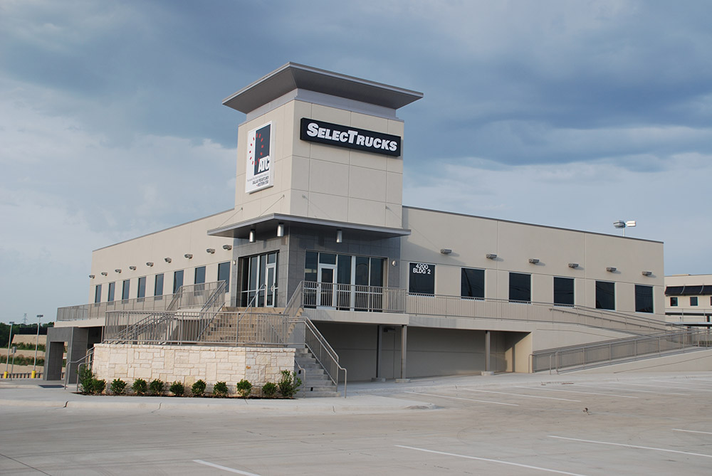 Fitzgerald + Associates ATC Freightliner