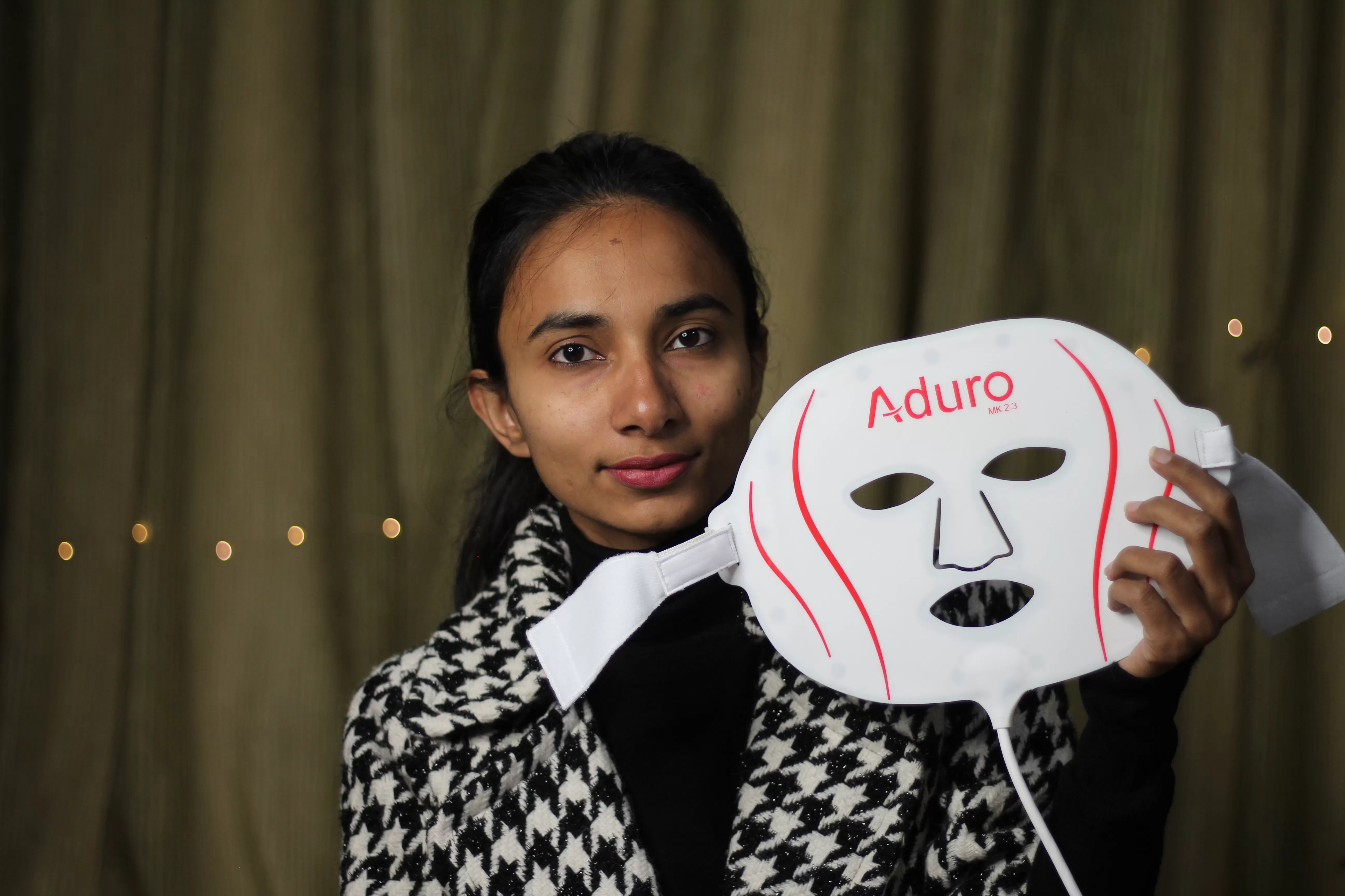 Download Aduro 7 1 Led Facial Treatment Mask Review Demo My 1 Month Experience Five Feet Five PSD Mockup Templates