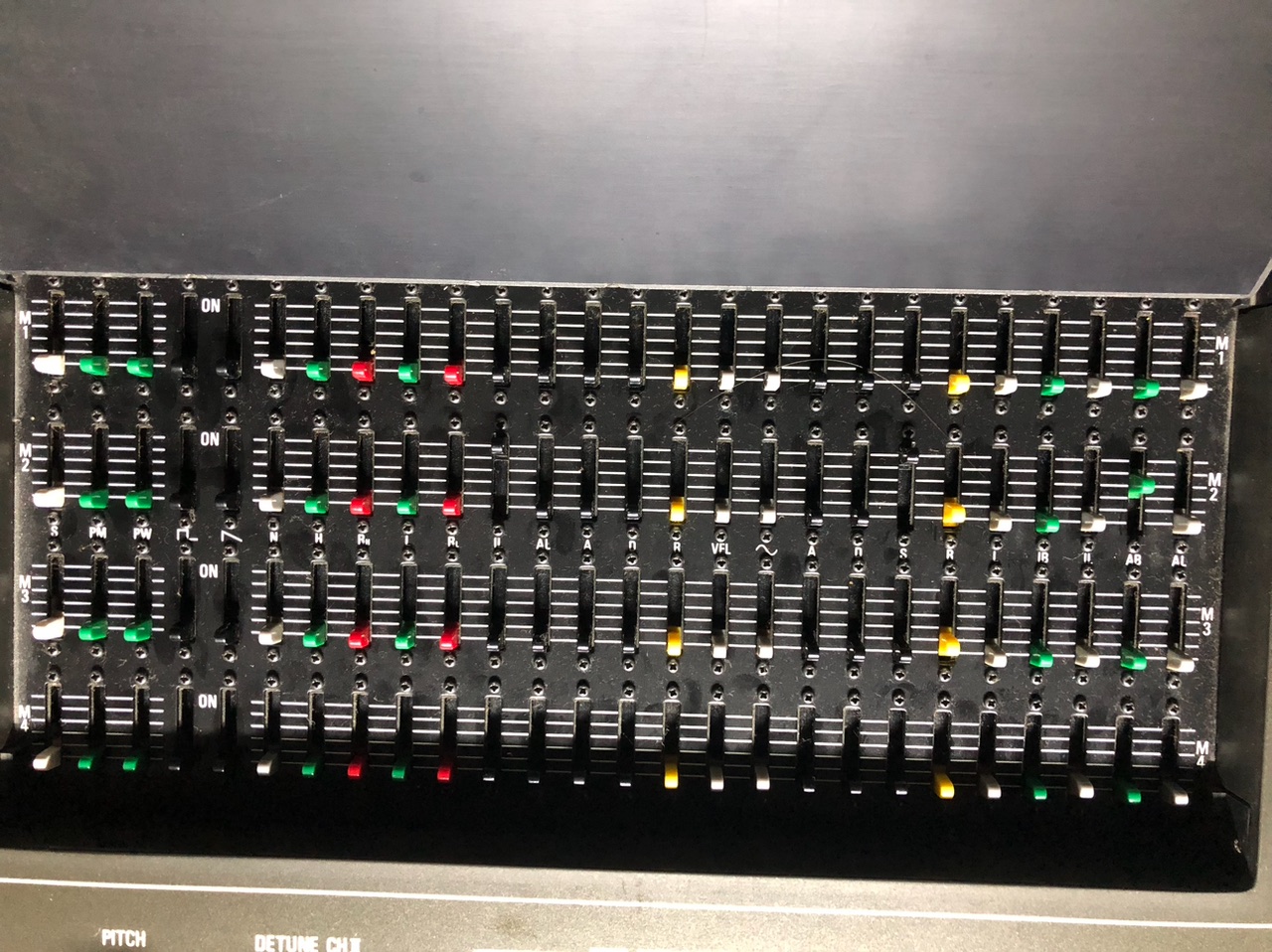 Buchla Easel Command 完全解説 ① 成り立ちとそのデザイン