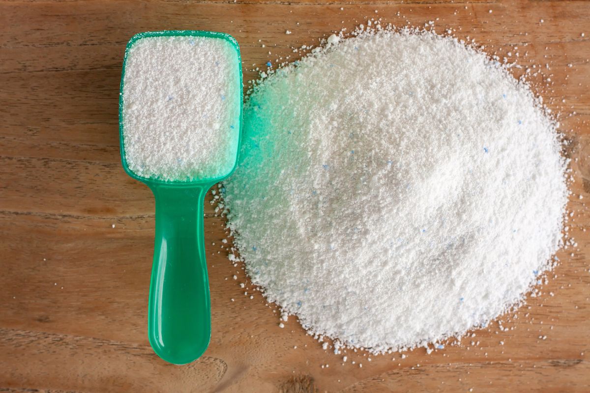 Can You Put Detergent Directly On Clothes? (+The Correct Way) » Fix It