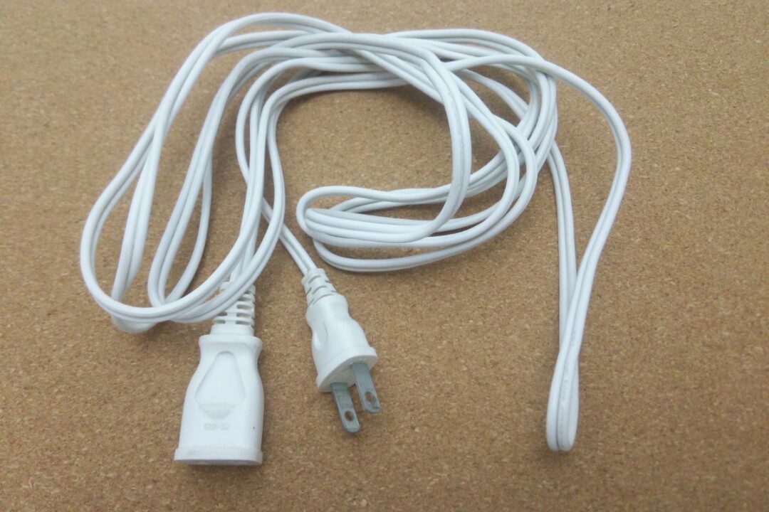 Can You Plug An Ac Into An Extension Cord? (+Mistakes To Avoid) » Fix