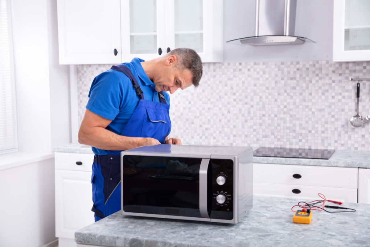 4 Reasons Your Microwave Turns On When Door Opens (+Fix) » Fix It Wired