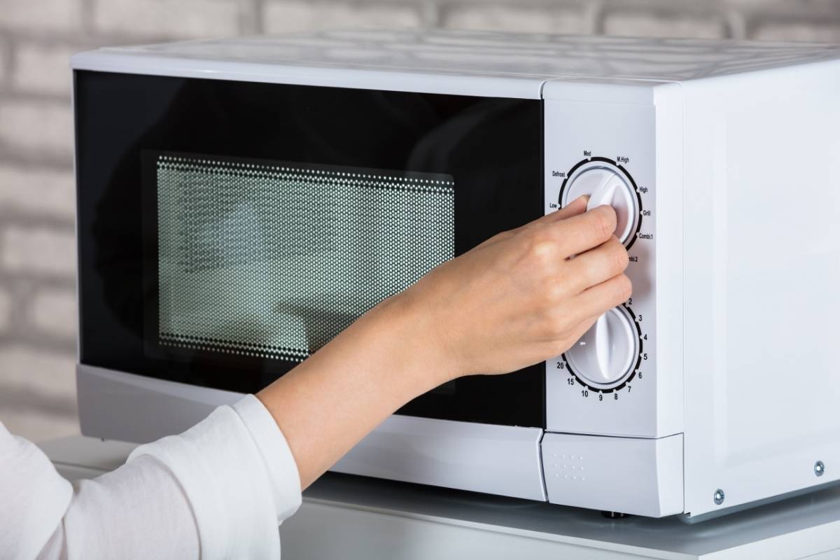 5 Common Samsung Microwave Error Codes (+Quick Fix) » Fix It Wired