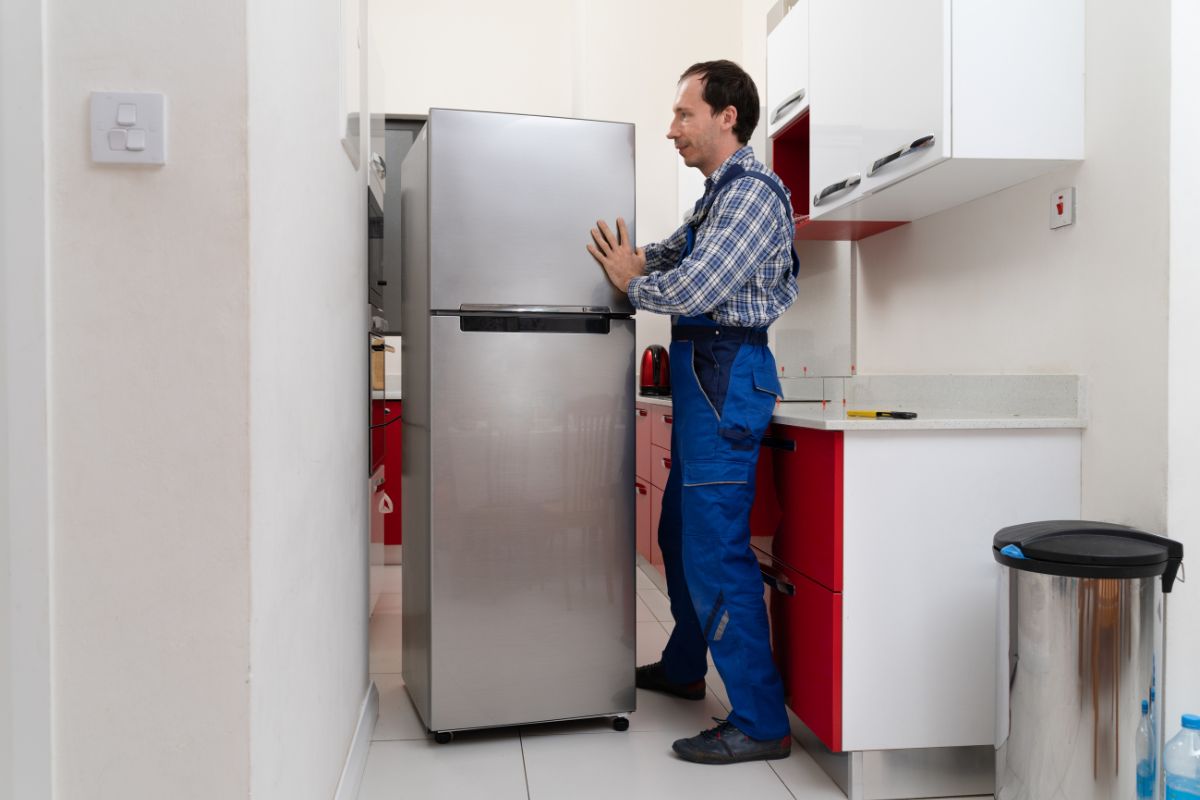 How Long Should You Wait To Turn On A Fridge After Moving It? » Fix It