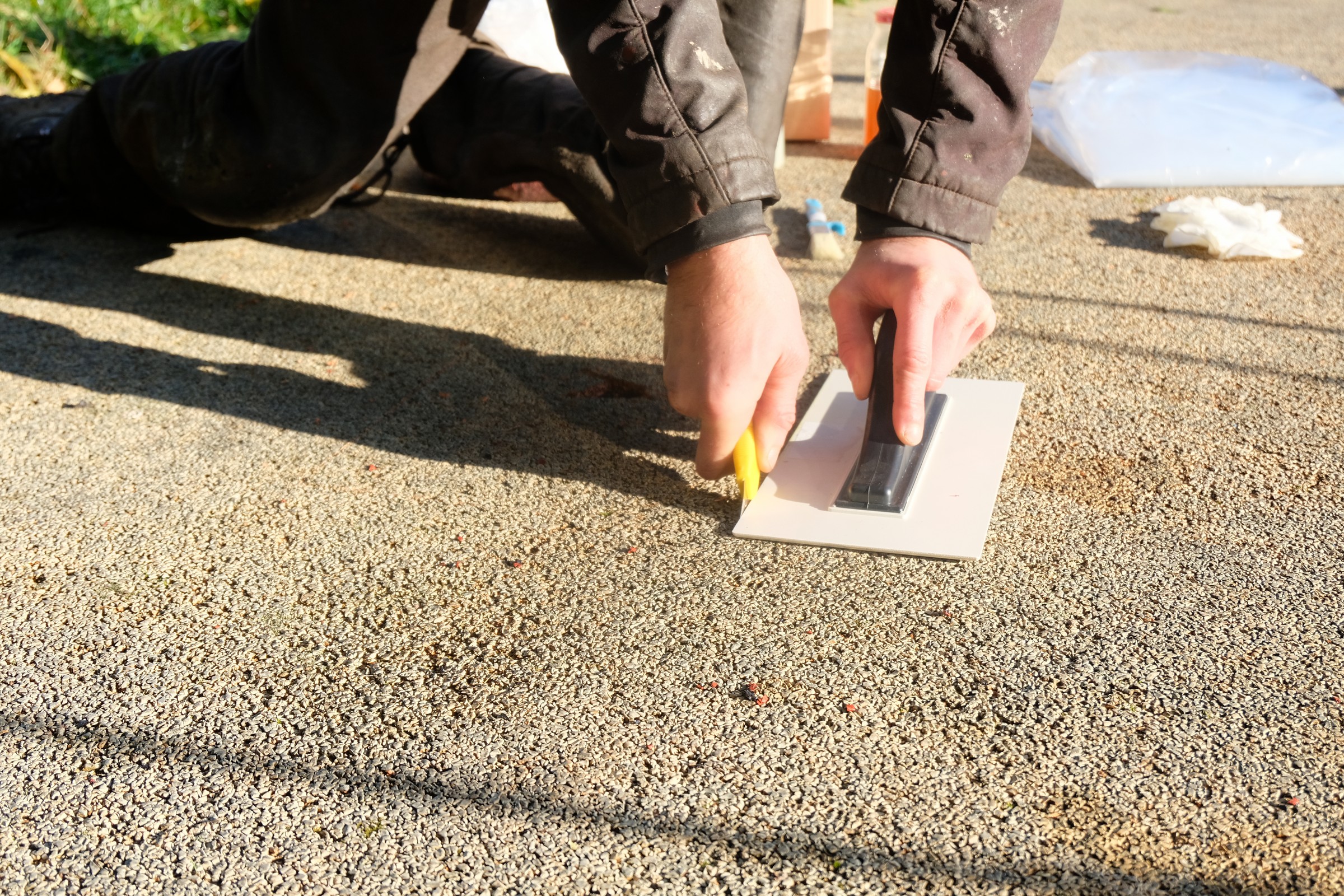 How to fix rubber flooring by yourself? Poured in Repair Kits. Fix by